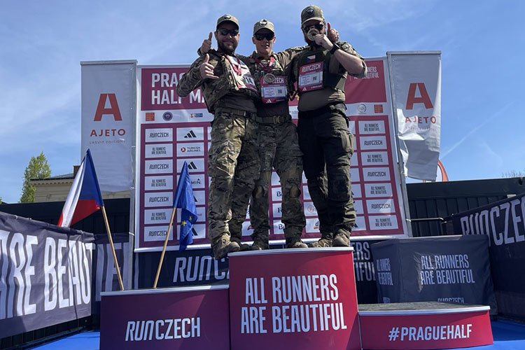 6.4.2024 - Naši borci se zúčastili Pražského půlmaratonu, jak jinak než stylově